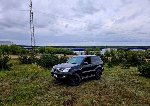 Toyota Land Cruiser cena 44000 przebieg: 277000, rok produkcji 2007 z Toruń małe 301